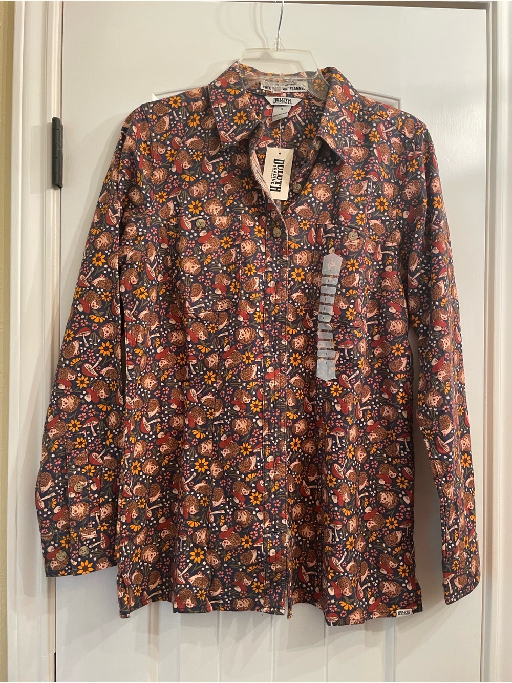 🌟NWT🌟Duluth hedgehog print flannel shirt, size S